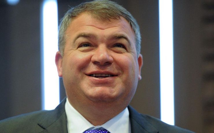 Прокурор заявил, что Сердюков не имел понятия о хищениях в «Оборонсервисе» <p>Васильева пользовалась его неограниченным доверием и оказывала влияние на принятые им решения</p>