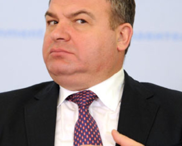 Фракция КПРФ повторно инициирует расследование против Анатолия Сердюкова <p>Лидер КПРФ Геннадий Зюганов заявил, что депутаты собрали необходимое количество подписей для того чтобы повторно инициировать парламентское расследование в отношении экс-министра обороны Анатолия Сердюкова </p>