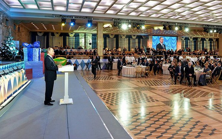 Президент предложил тост - за Россию! <p>Тост прозвучал на традиционном новогоднем приеме в Кремле</p>