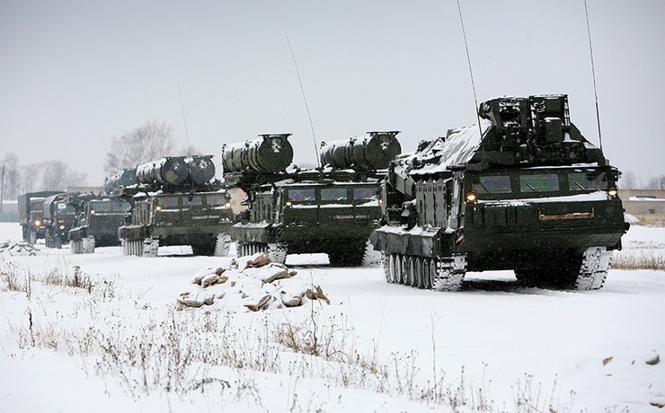 Военно-промышленный комплекс станет «драйвером» отечественной экономики <p>В 2015 году расходы Министерства обороны России составят 4,6% от ВВП, или 23% федерального бюджета.</p>