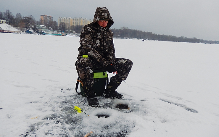 Ловля окуня в Водниках <p>Место это, скажу я вам, раньше славилось и окунем зачётным, да и плотва хорошая попадалась.</p>