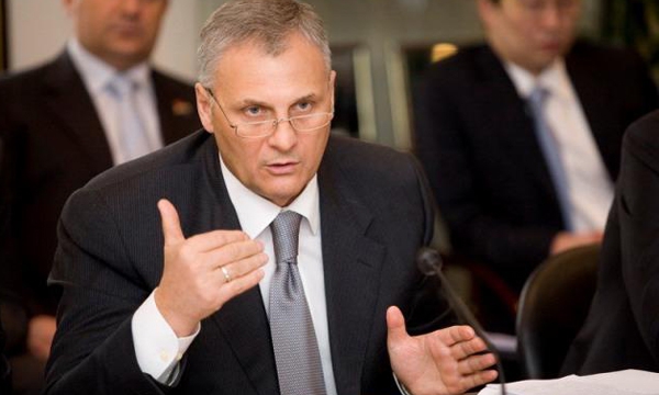 В отношении губернатора Сахалинской области Александра Хорошавина расследуется уголовное дело о получении взятки <p>Этим фактом государство подтверждает решительность в борьбе с коррупцией</p>