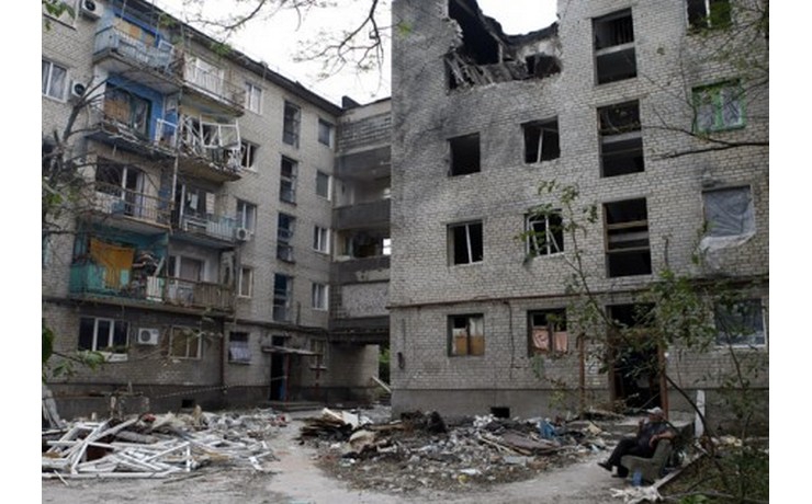 За прошедшие сутки украинские военные нарушили перемирие около 20 раз <p>Были зафиксированы обстрелы аэропорта Донецка, Горловки, Широкино.</p>