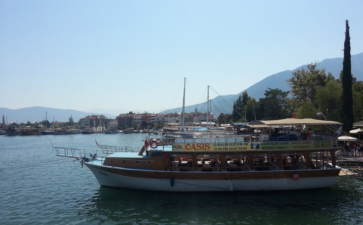 За каждый чартер из России турки будут платить деньги <p>Турецкие власти собираются субсидировать российских туроператоров, выплачивая порядка 6 тысяч долларов за каждый чартерный рейс.</p>