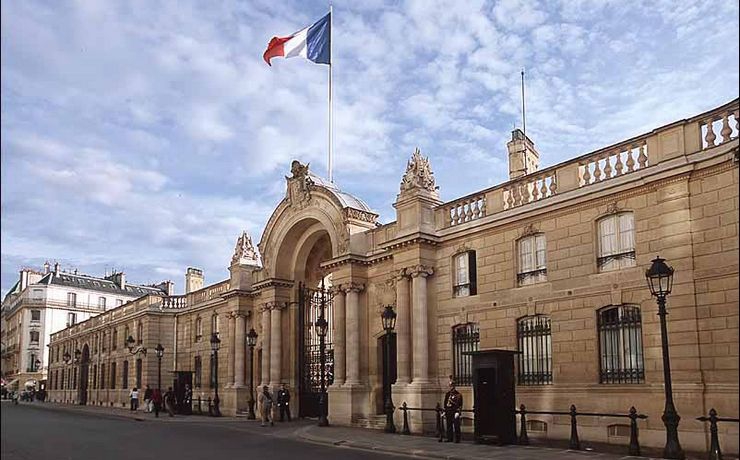 СМИ: официальный Париж обеспокоен тем, что Киев не выполняет свои обязательства <p>Французская газета Le Monde публикует материал, в котором говорится о недовольстве Елисейского дворца действиями президента Украины Петра Порошенко.</p>