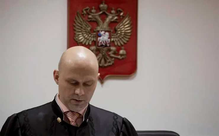 Постановление Басманного районного суда Москвы о прекращении уголовного дела по екатеринбургским останкам <p>Постановление Басманного районного суда Москвы об отмене по заявлению Главы Российского Императорского Дома Е.И.В. Государыни Великой Княгини Марии Владимировны постановления Следственного комитета при прокуратуре РФ от 15 января 2008 года о прекращении уголовного дела № 18/123666-93 по факту обнаружения «екатеринбургских останков»</p>