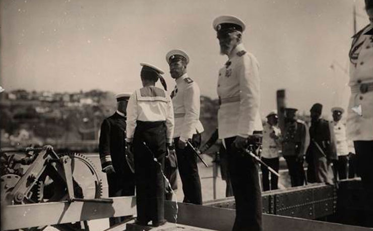 Несовпадение стоматологического статуса Царя и всех членов Царской Семьи и людей, чьи останки были найдены в Поросенковом Логу под Екатеринбургом в июле 1991 г. (Расследование цареубийства и история России в XX-XXI веках. Глава 22)