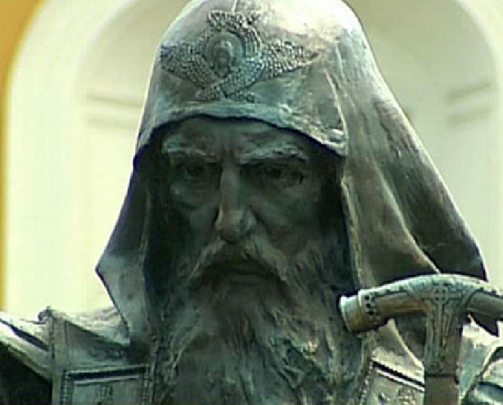 В память о великом подвиге В церемонии приняли участие патриархи Кирилл и Феофил III.