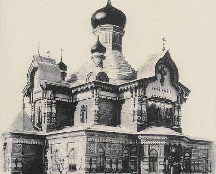 На Ходынском поле состоялась Божественная литургия В этом месте будет возрожден храм во имя Радонежского чудотворца.